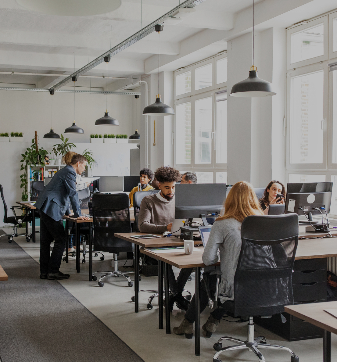 Geschäftsleute in moderne Büroflächen