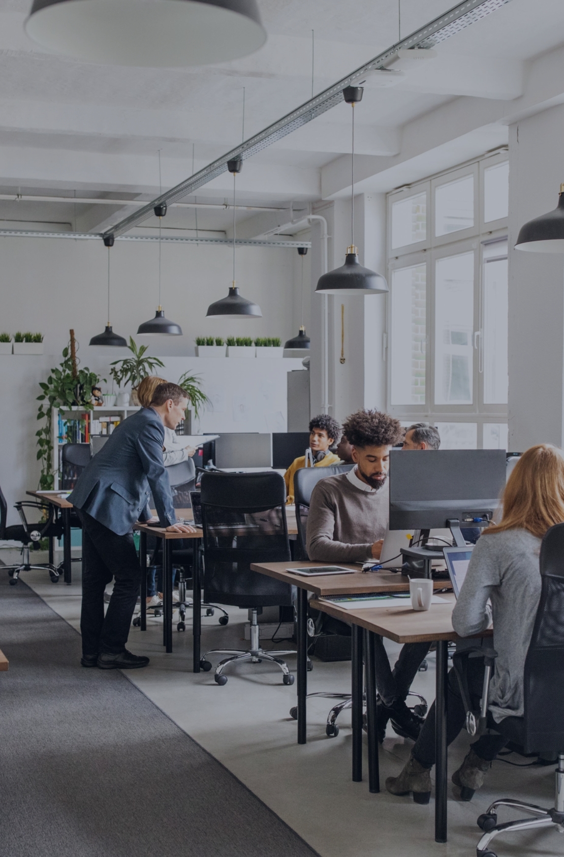 Geschäftsleute in moderne Büroflächen